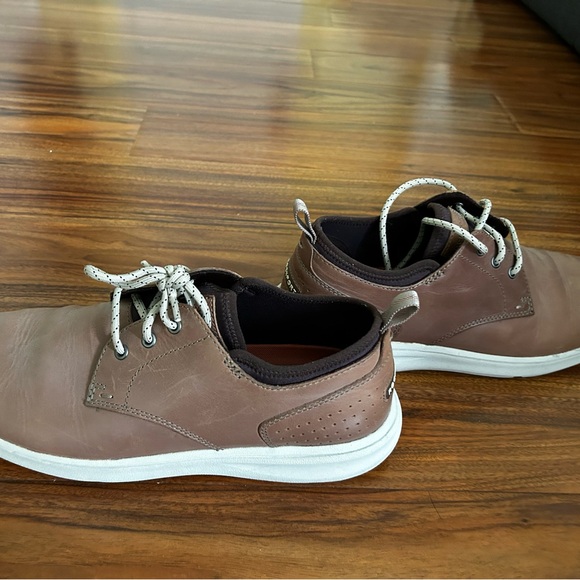 Men shoes size 9, 27 sm, worn twice, one owner, pets free and smoke free home - Picture 2 of 9